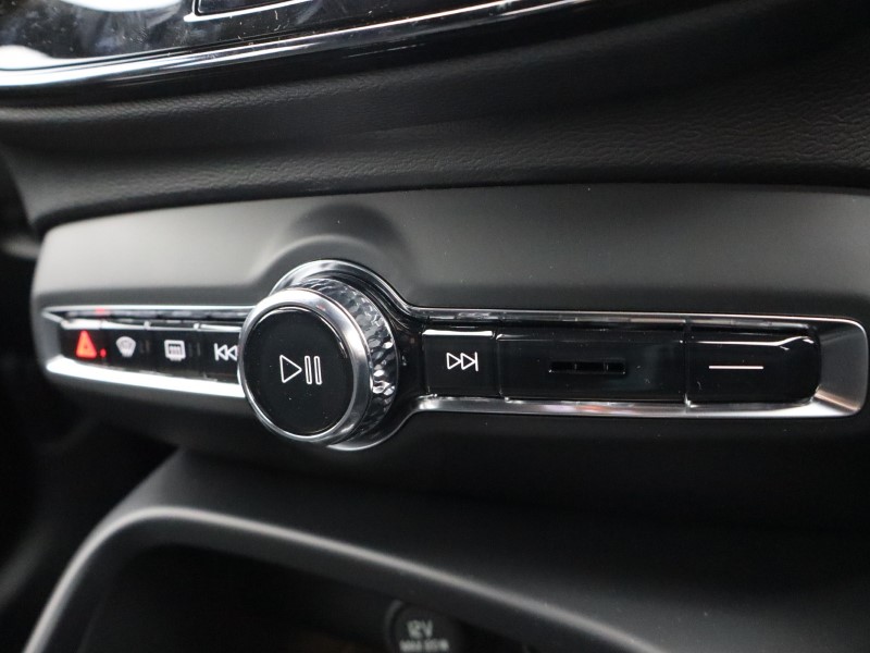 2025 (75) VOLVO XC40 2.0 B3P Plus Dark 5dr Auto 4743481