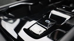 2025 (75) VOLVO XC40 2.0 B3P Plus Dark 5dr Auto 4743483