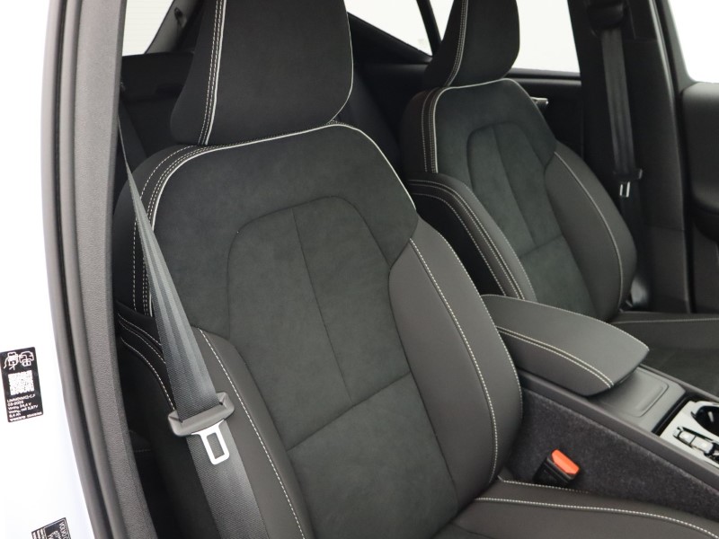 2025 (75) VOLVO XC40 2.0 B3P Plus Dark 5dr Auto 4743462