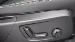 2025 (75) VOLVO XC40 2.0 B3P Plus Dark 5dr Auto 4743460