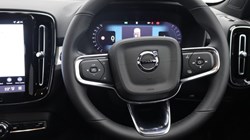 2025 (75) VOLVO XC40 2.0 B3P Plus Dark 5dr Auto 4743473