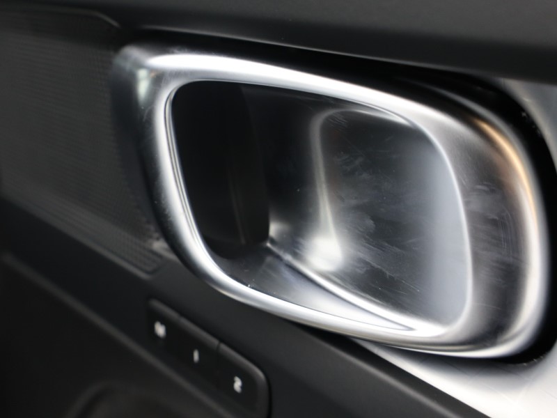 2025 (75) VOLVO XC40 2.0 B3P Plus Dark 5dr Auto 4743457