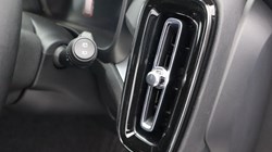 2025 (75) VOLVO XC40 2.0 B3P Plus Dark 5dr Auto 4743459