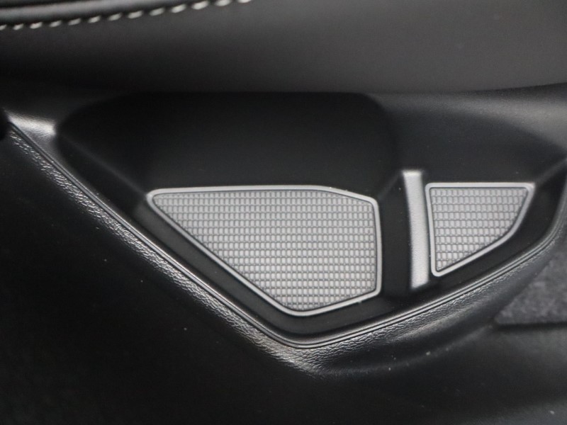 2025 (75) VOLVO XC40 2.0 B3P Plus Dark 5dr Auto 4743467