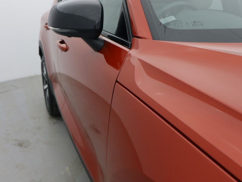 2023 (23) VOLVO XC40 2.0 B4P Ultimate Dark 5dr Auto 4757987