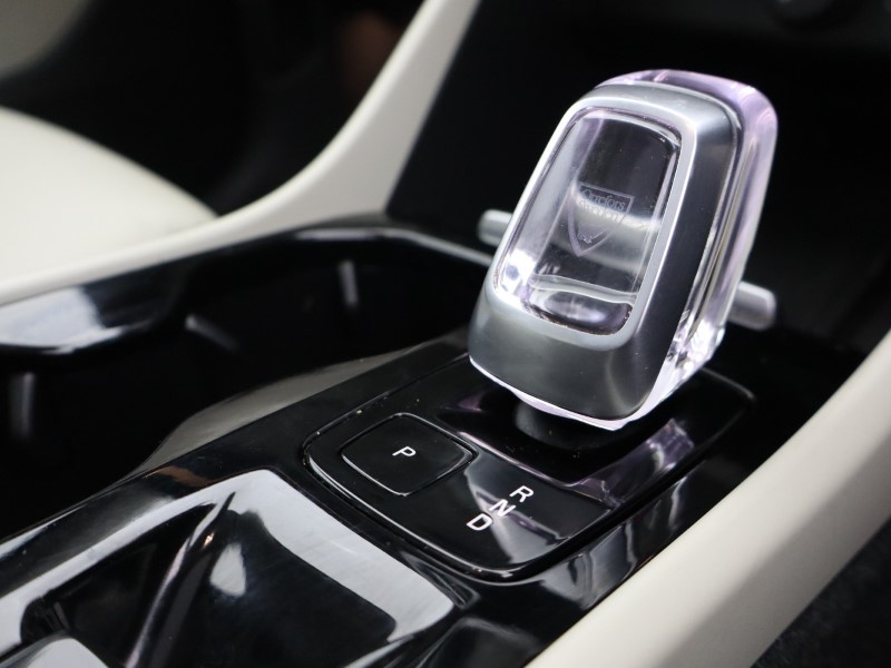 2023 (23) VOLVO XC40 2.0 B4P Ultimate Dark 5dr Auto 4757979