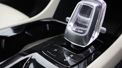 2023 (23) VOLVO XC40 2.0 B4P Ultimate Dark 5dr Auto 4757979