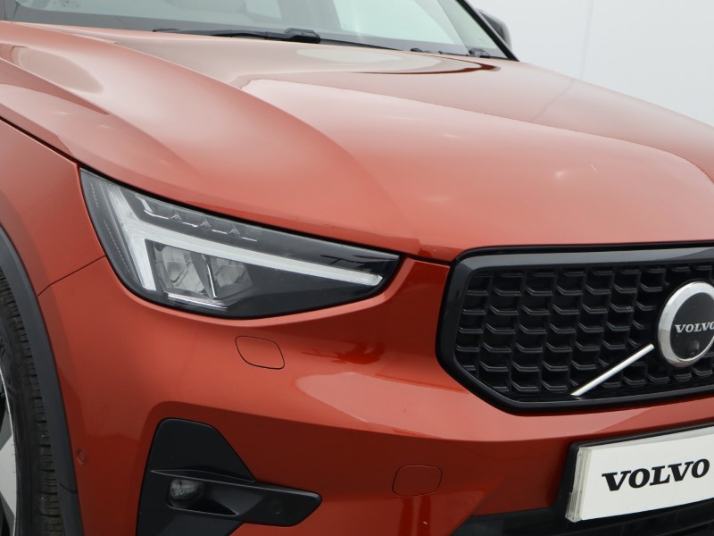 2023 (23) VOLVO XC40 2.0 B4P Ultimate Dark 5dr Auto 4757982