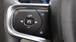 2023 (23) VOLVO XC40 2.0 B4P Ultimate Dark 5dr Auto 4757970