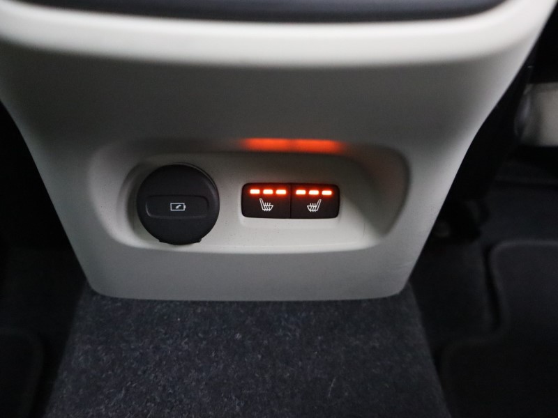 2023 (23) VOLVO XC40 2.0 B4P Ultimate Dark 5dr Auto 4757967