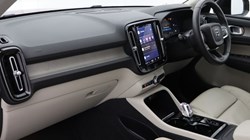 2023 (23) VOLVO XC40 2.0 B4P Ultimate Dark 5dr Auto 4757959