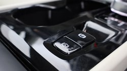 2023 (23) VOLVO XC40 2.0 B4P Ultimate Dark 5dr Auto 4757980