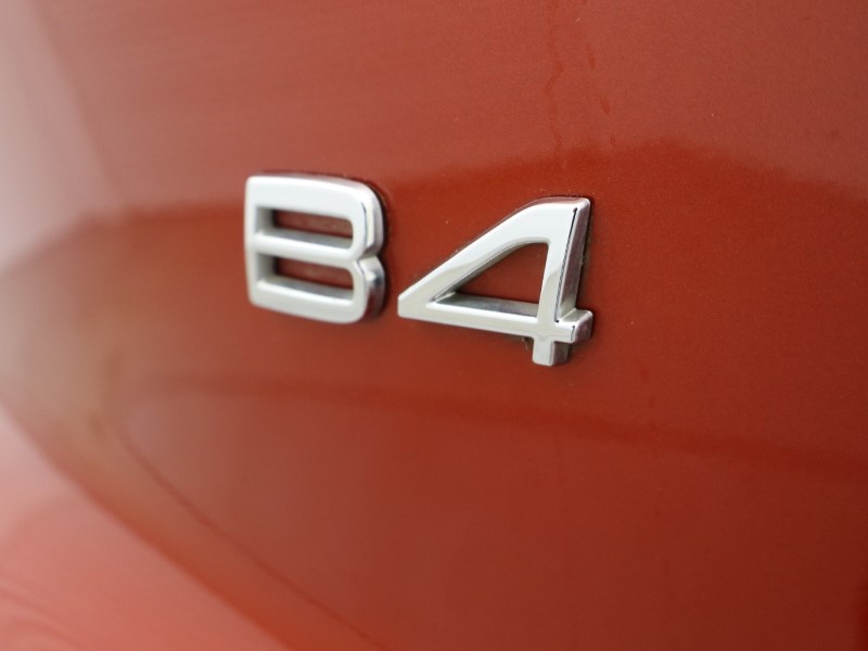 2023 (23) VOLVO XC40 2.0 B4P Ultimate Dark 5dr Auto 4757990