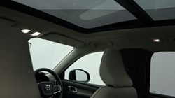 2023 (23) VOLVO XC40 2.0 B4P Ultimate Dark 5dr Auto 4757962