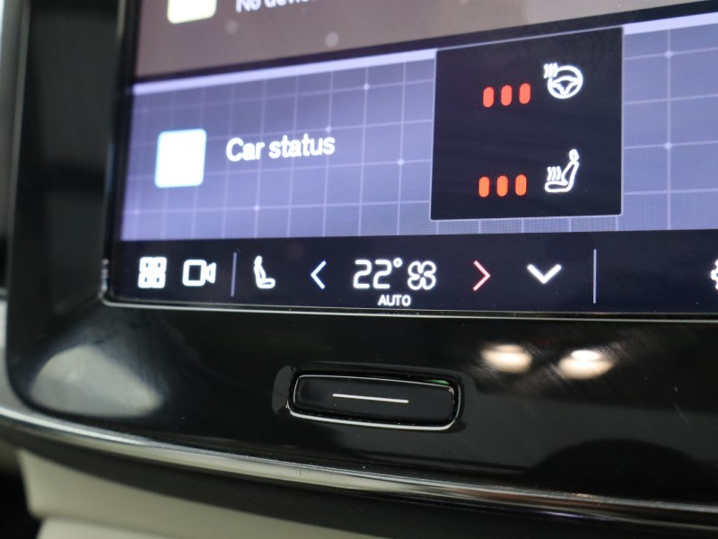 2023 (23) VOLVO XC40 2.0 B4P Ultimate Dark 5dr Auto 4757977