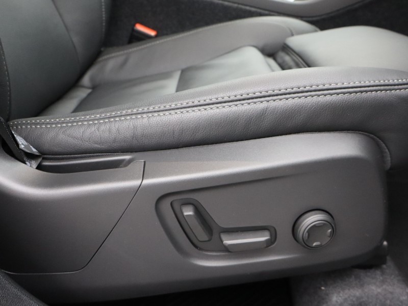 2025 (75) VOLVO XC40 2.0 B4P Ultra Bright 5dr Auto 4847778