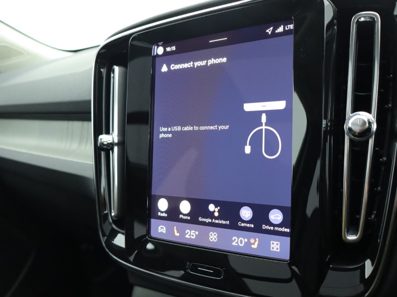 2025 (75) VOLVO XC40 2.0 B4P Ultra Bright 5dr Auto 4847803