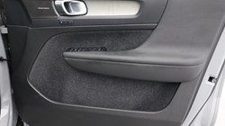 2025 (75) VOLVO XC40 2.0 B4P Ultra Bright 5dr Auto 4847771