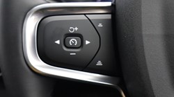 2025 (75) VOLVO XC40 2.0 B4P Ultra Bright 5dr Auto 4847797