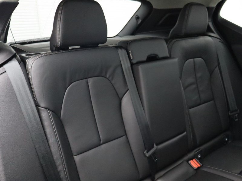 2025 (75) VOLVO XC40 2.0 B4P Ultra Bright 5dr Auto 4847793