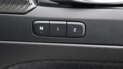 2025 (75) VOLVO XC40 2.0 B4P Ultra Bright 5dr Auto 4847775