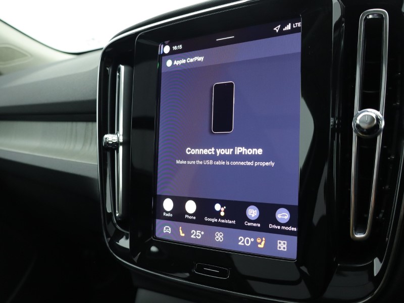 2025 (75) VOLVO XC40 2.0 B4P Ultra Bright 5dr Auto 4847804