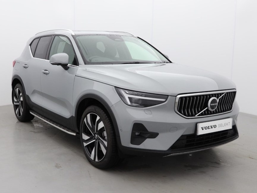 2025 (75) VOLVO XC40 2.0 B4P Ultra Bright 5dr Auto