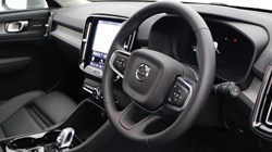 2025 (75) VOLVO XC40 2.0 B4P Ultra Bright 5dr Auto 4847777