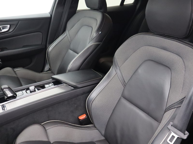 2022 (22) VOLVO V60 2.0 B4P R DESIGN 5dr Auto [7 speed] 4767564