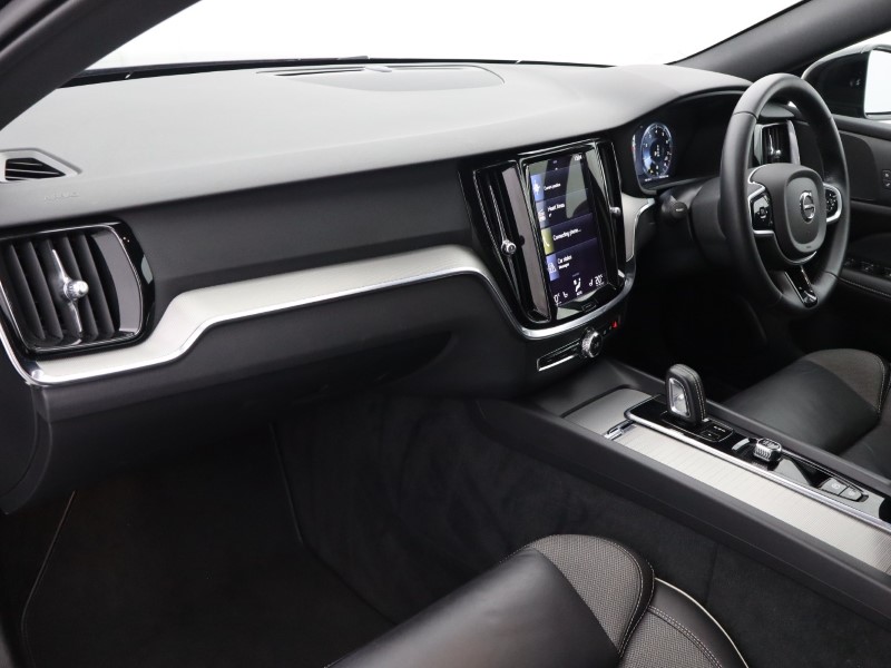 2022 (22) VOLVO V60 2.0 B4P R DESIGN 5dr Auto [7 speed] 4767565