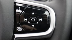 2025 (75) VOLVO V60 2.0 B4P Ultra Dark 5dr Auto *VAT QUALIFYING* 5329300