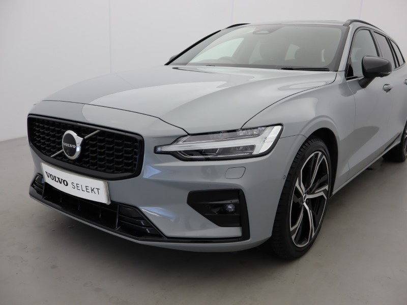 2025 (75) VOLVO V60 2.0 B4P Ultra Dark 5dr Auto *VAT QUALIFYING* 5329259
