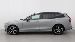2025 (75) VOLVO V60 2.0 B4P Ultra Dark 5dr Auto *VAT QUALIFYING* 5329253
