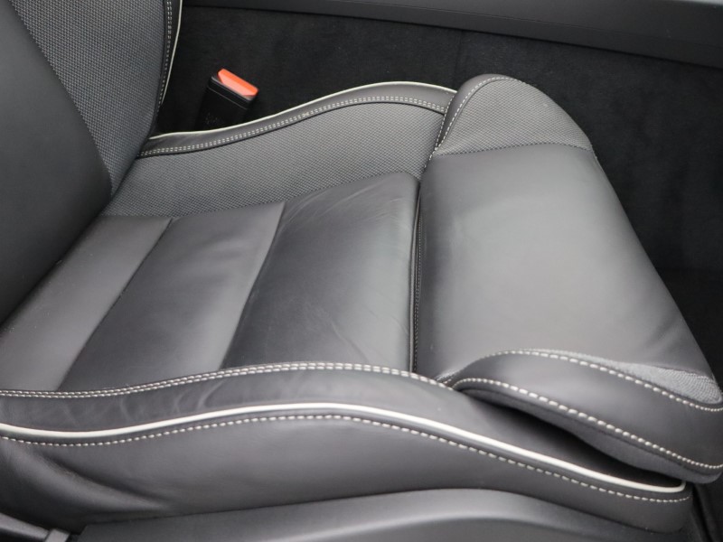 2025 (75) VOLVO V60 2.0 B4P Ultra Dark 5dr Auto *VAT QUALIFYING* 5329286