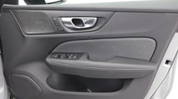 2025 (75) VOLVO V60 2.0 B4P Ultra Dark 5dr Auto *VAT QUALIFYING* 5329278