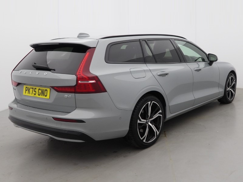 2025 (75) VOLVO V60 2.0 B4P Ultra Dark 5dr Auto *VAT QUALIFYING* 5329256