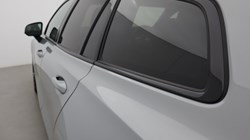 2025 (75) VOLVO V60 2.0 B4P Ultra Dark 5dr Auto *VAT QUALIFYING* 5329270