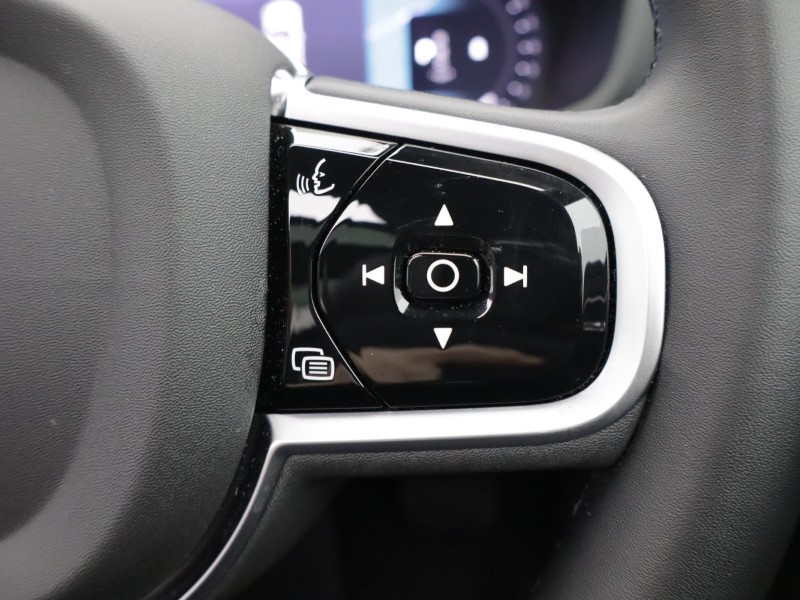 2025 (75) VOLVO V60 2.0 B4P Ultra Dark 5dr Auto *VAT QUALIFYING* 5329301