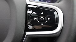 2025 (75) VOLVO V60 2.0 B4P Ultra Dark 5dr Auto *VAT QUALIFYING* 5329301