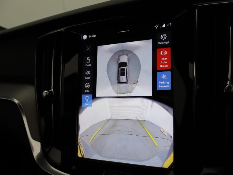 2025 (75) VOLVO V60 2.0 B4P Ultra Dark 5dr Auto *VAT QUALIFYING* 5329304