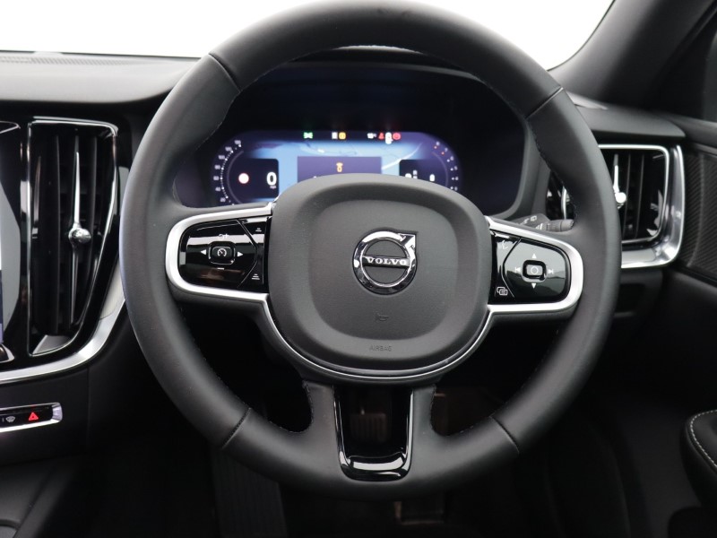 2025 (75) VOLVO V60 2.0 B4P Ultra Dark 5dr Auto *VAT QUALIFYING* 5329297
