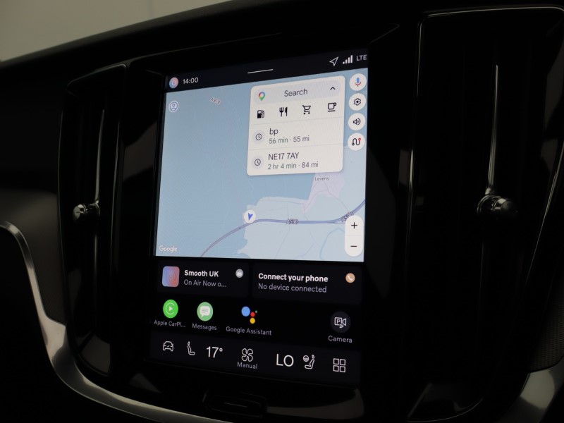 2025 (75) VOLVO V60 2.0 B4P Ultra Dark 5dr Auto *VAT QUALIFYING* 5329303