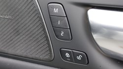 2025 (75) VOLVO V60 2.0 B4P Ultra Dark 5dr Auto *VAT QUALIFYING* 5329282