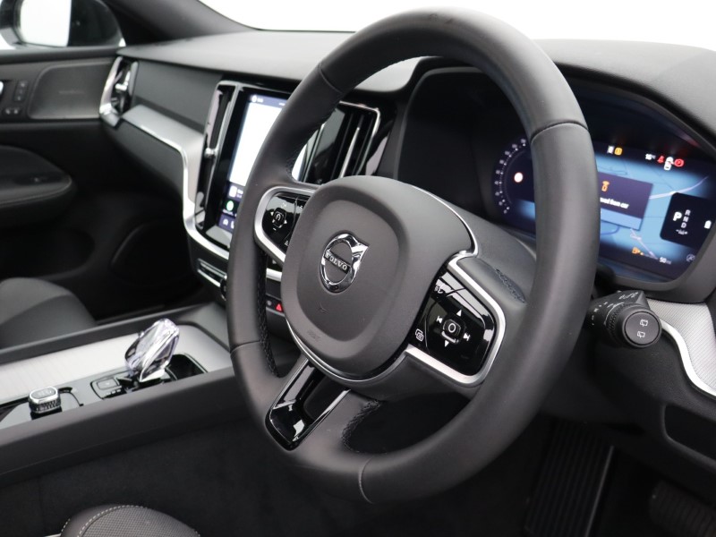 2025 (75) VOLVO V60 2.0 B4P Ultra Dark 5dr Auto *VAT QUALIFYING* 5329284