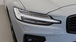 2025 (75) VOLVO V60 2.0 B4P Ultra Dark 5dr Auto *VAT QUALIFYING* 5329257