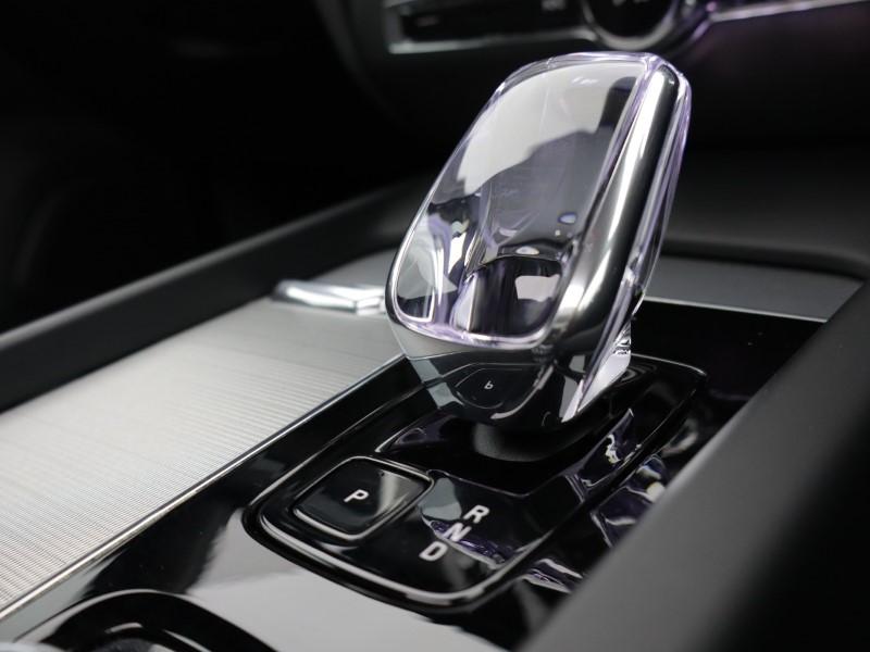 2025 (75) VOLVO V60 2.0 B4P Ultra Dark 5dr Auto *VAT QUALIFYING* 5329312