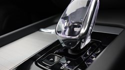 2025 (75) VOLVO V60 2.0 B4P Ultra Dark 5dr Auto *VAT QUALIFYING* 5329312