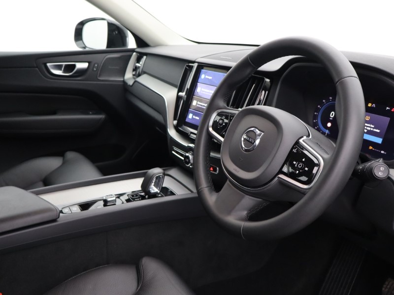 2023 (73) VOLVO XC60 2.0 B4D Plus Dark 5dr AWD Geartronic 4795728