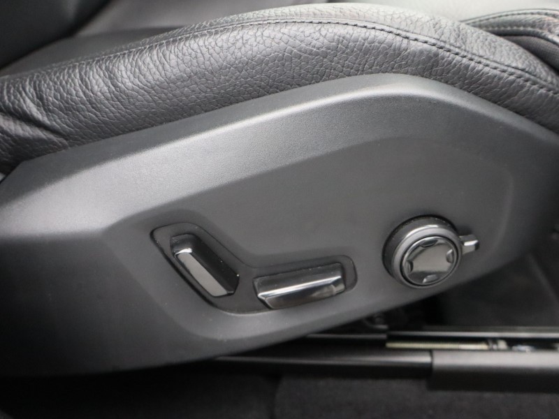 2023 (73) VOLVO XC60 2.0 B4D Plus Dark 5dr AWD Geartronic 4795725