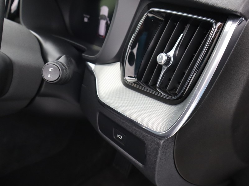 2023 (73) VOLVO XC60 2.0 B4D Plus Dark 5dr AWD Geartronic 4795724